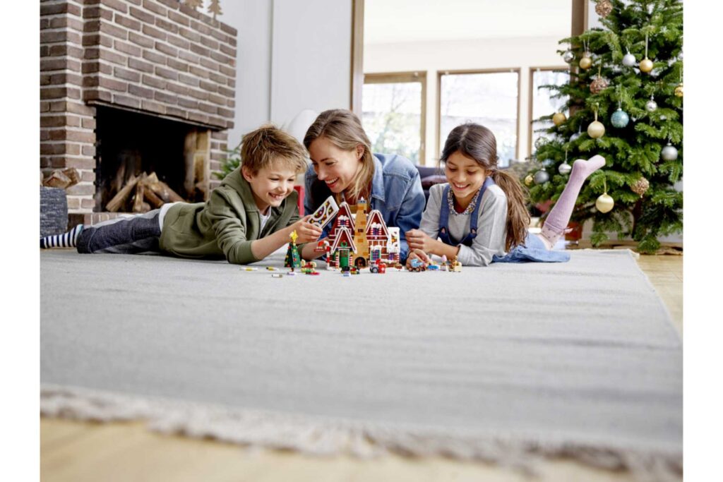 LEGO 10267 Peperkoekhuisje kerst - Afbeelding 11