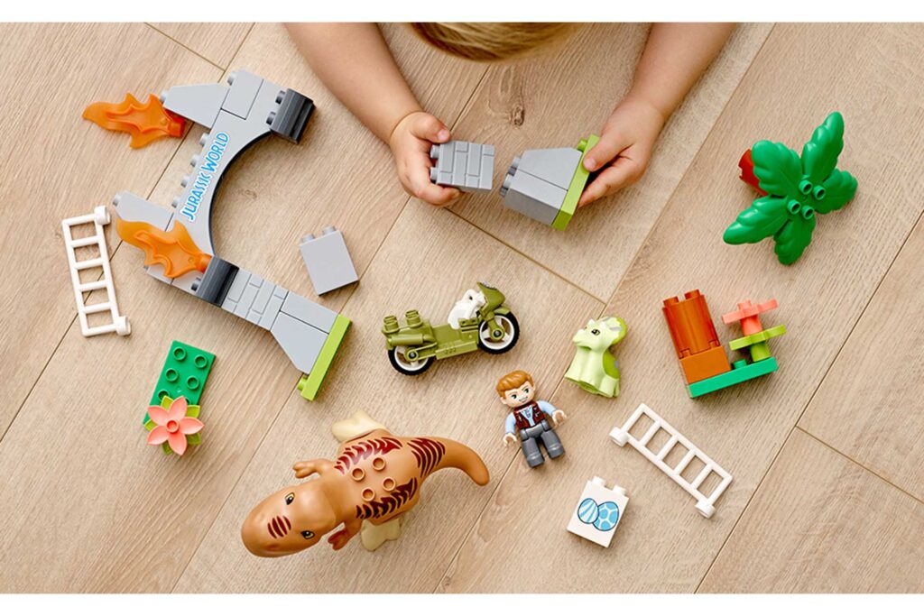 LEGO 10939 DUPLO T. rex en Triceratops dinosaurus ontsnapping - Afbeelding 18