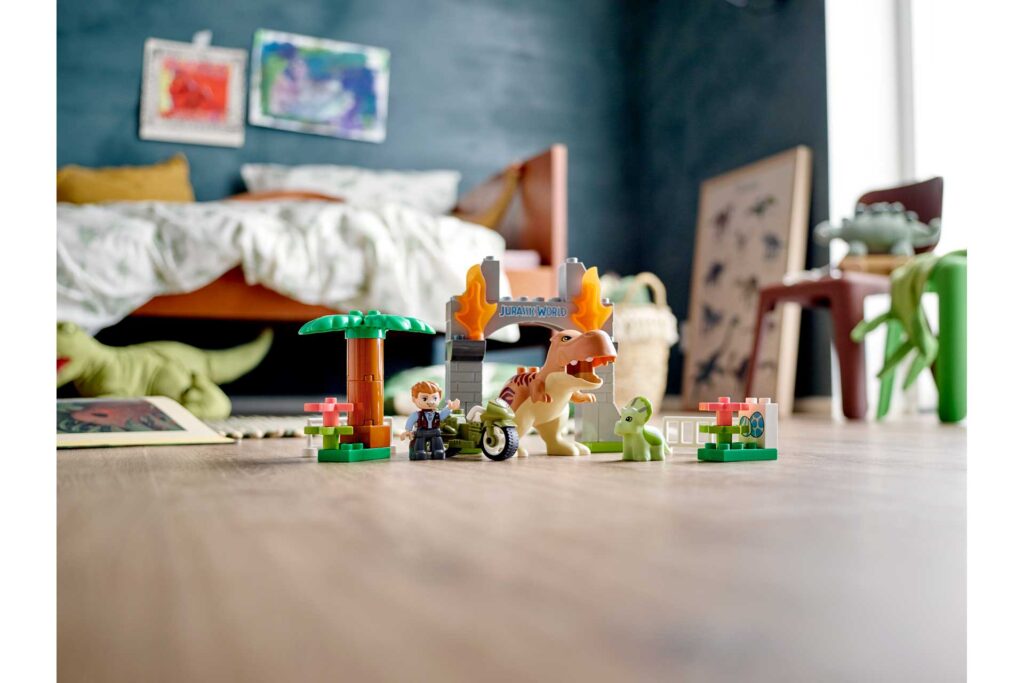 LEGO 10939 DUPLO T. rex en Triceratops dinosaurus ontsnapping - Afbeelding 10