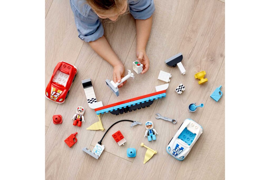 LEGO 10947 DUPLO Stad Racewagens - Afbeelding 13