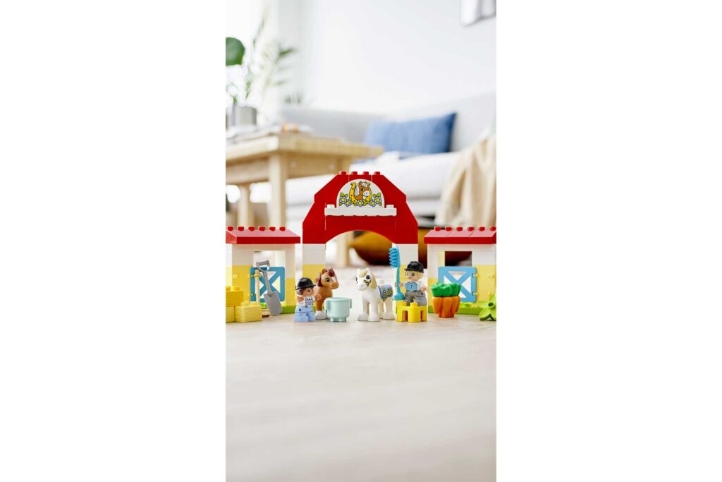 LEGO 10951 DUPLO Paardenstal en pony's verzorgen - Afbeelding 9