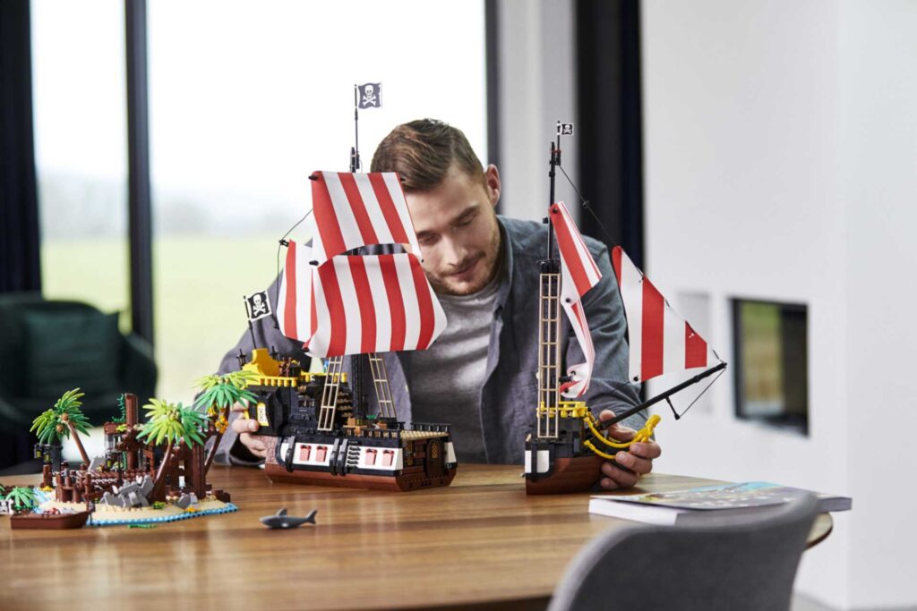 LEGO 21322 Piraten van Barracuda Baai - Afbeelding 18