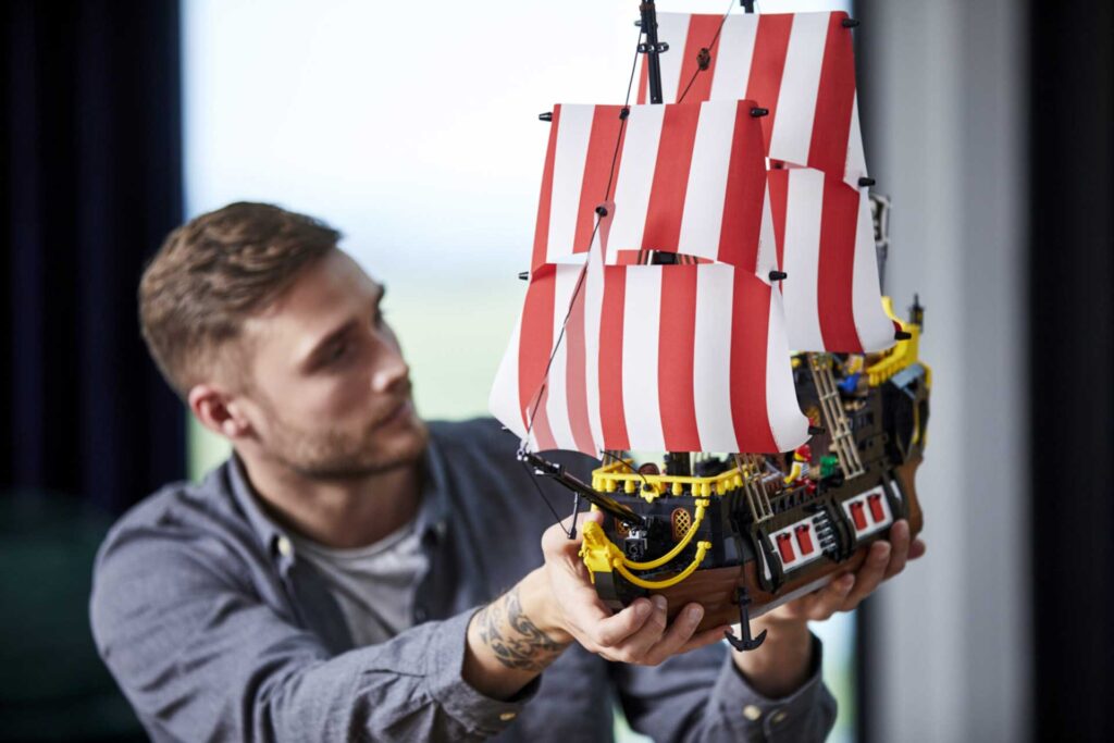 LEGO 21322 Piraten van Barracuda Baai - Afbeelding 22