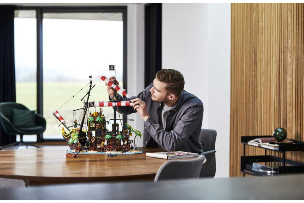 LEGO 21322 Piraten van Barracuda Baai - Afbeelding 10