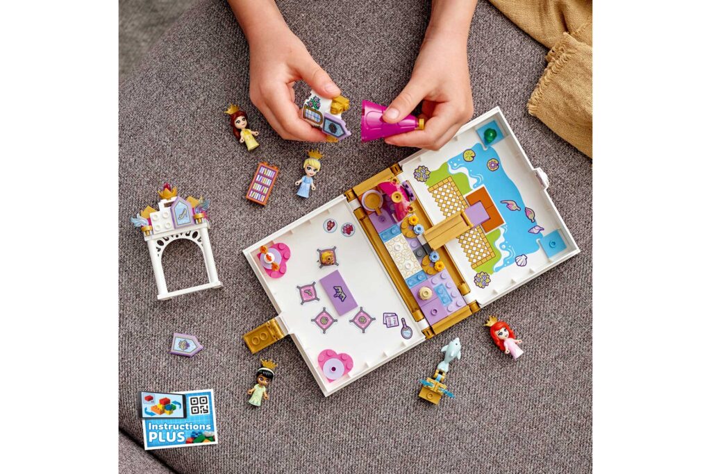 LEGO 43193 Disney Ariel, Belle, Assepoester en Tiana's verhalenboekavontuur - Afbeelding 22
