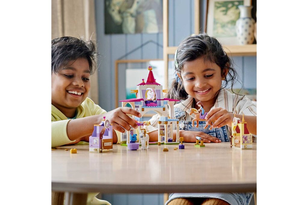 LEGO 43195 Disney Belle en Rapunzel's koninklijke paardenstal - Afbeelding 35
