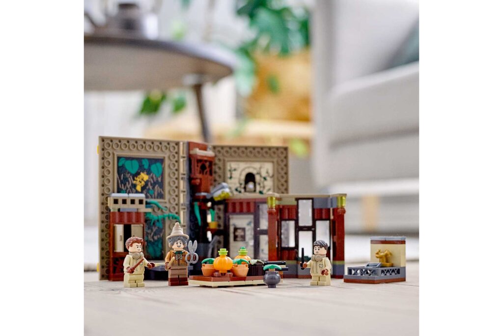LEGO 76384 Harry Potter™ Zweinstein™ Moment: Herbologieles - Afbeelding 12
