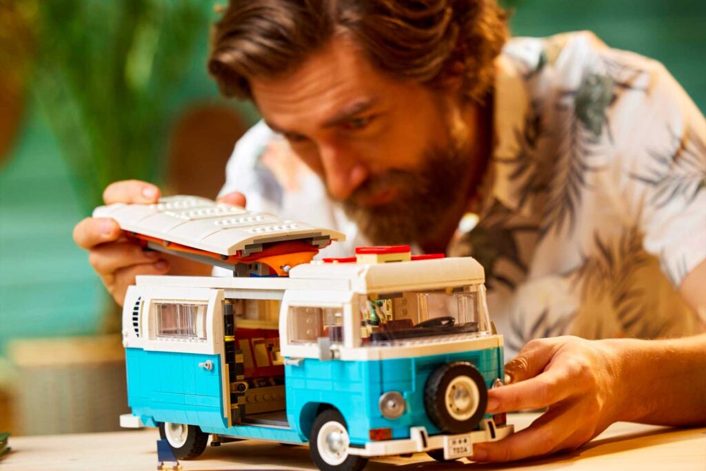 LEGO 10279 Volkswagen T2 Kampeerbus - Afbeelding 3