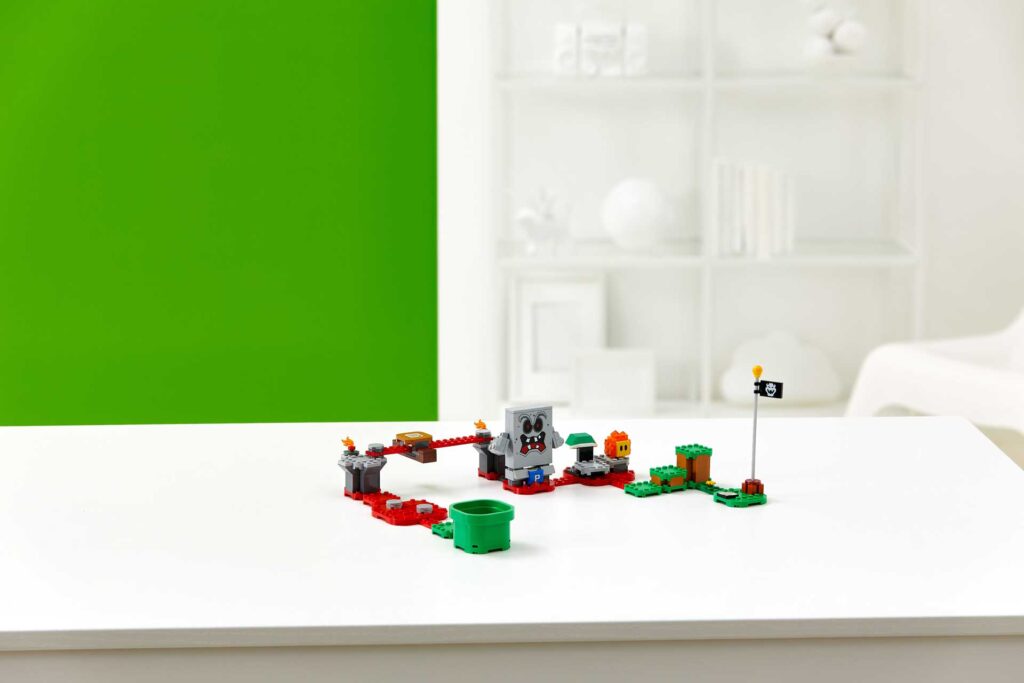 LEGO 71364 Super Mario Uitbreidingsset: Whomps lavafort - Afbeelding 4