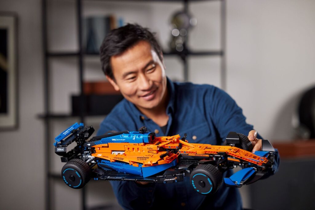 LEGO® Technic™ McLaren Formula 1™ Race Car 42141 Model Building Kit (1,434 Pieces) - Afbeelding 7