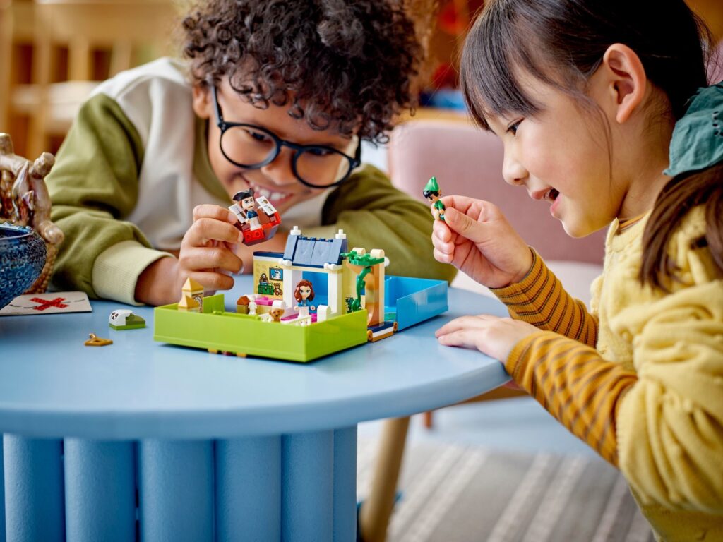 LEGO® ǀ Disney Peter Pan & Wendy’s Storybook Adventure 43220 (111 Pieces) - Afbeelding 10