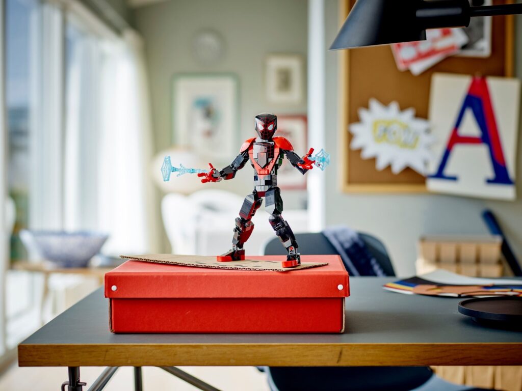 LEGO® Marvel Miles Morales Figure 76225 Building Kit (238 Pieces) - Afbeelding 7