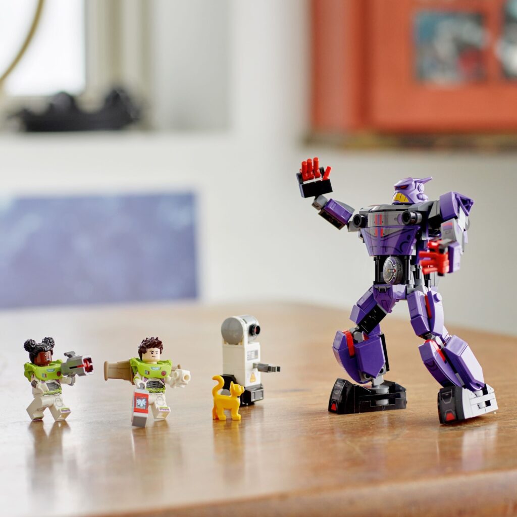LEGO® │ Disney and Pixar’s Lightyear Zurg Battle 76831 Building Kit (261 Pieces) - Afbeelding 10