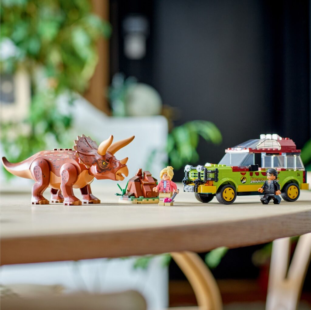 LEGO® Jurassic Park Triceratops Research 76959 Building Toy Set (281 Pieces) - Afbeelding 8